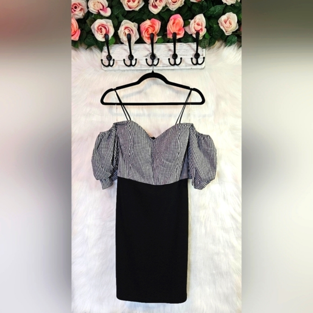 Entry Gingham Off-Shoulders B&W Mini Dress